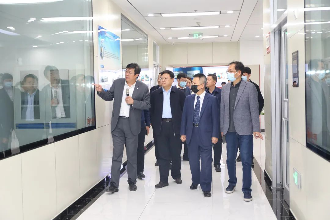 枣庄市市中区与凡华教育集团合作共建混合所有制职业院校协议签约仪式举行4.png